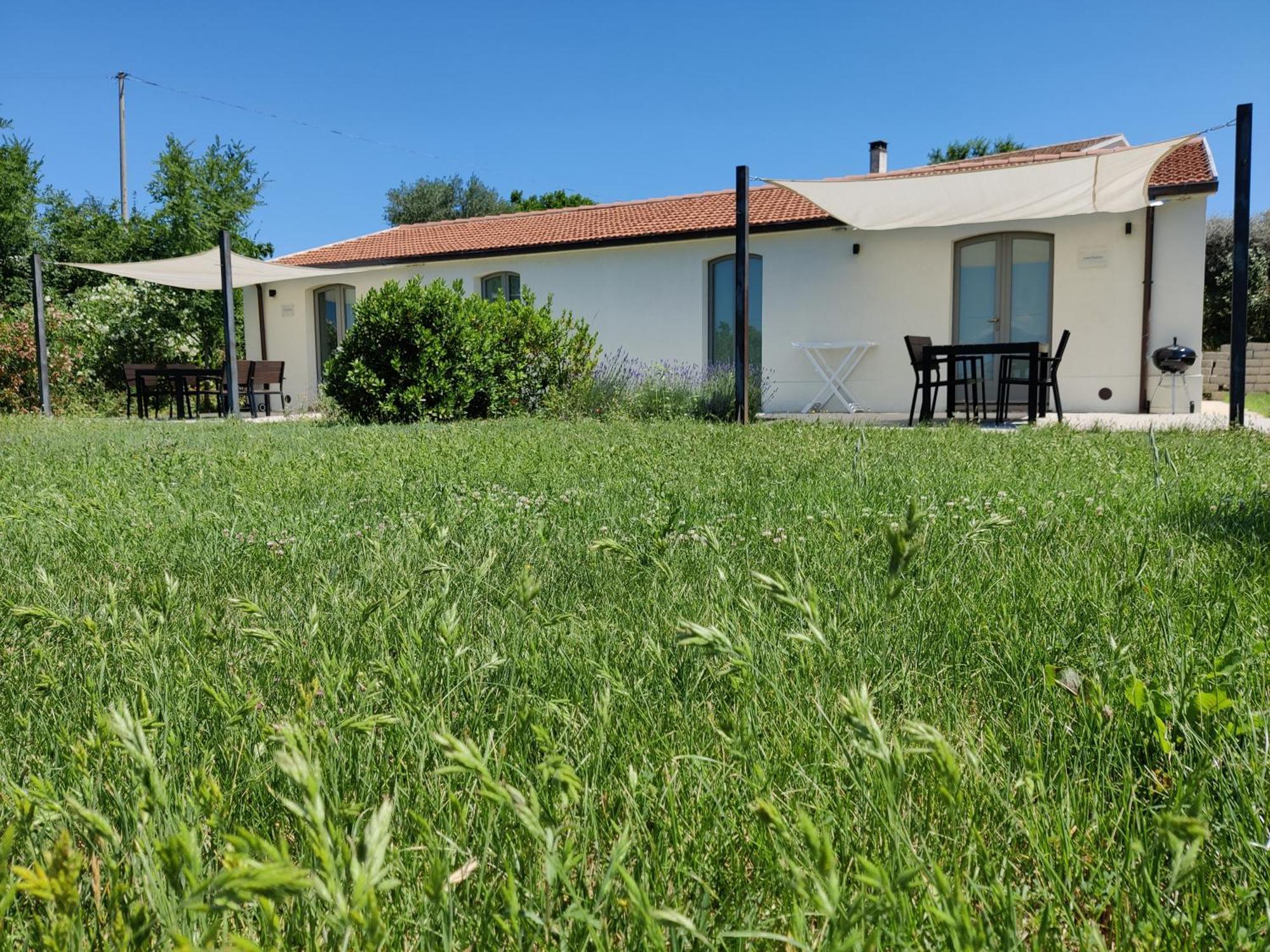 Rustico Del Bozzo Guest House Castelleone di Suasa Luaran gambar