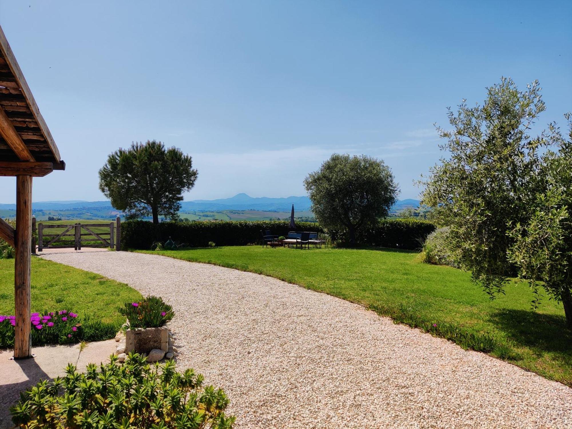 Rustico Del Bozzo Guest House Castelleone di Suasa Luaran gambar